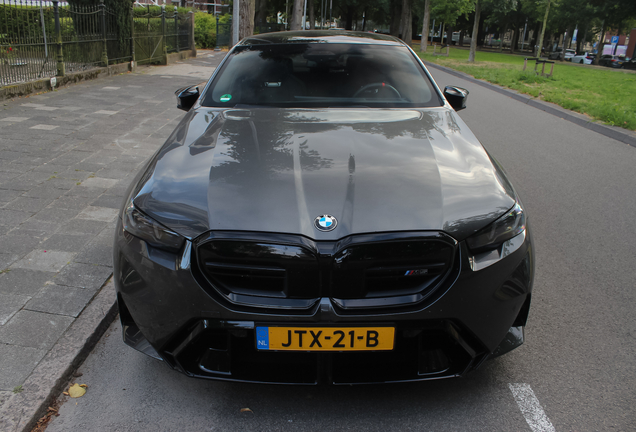 BMW M5 G90