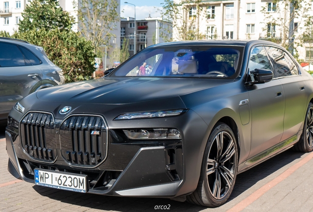 BMW M760e xDrive