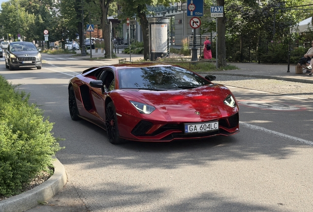 Lamborghini Aventador S LP740-4