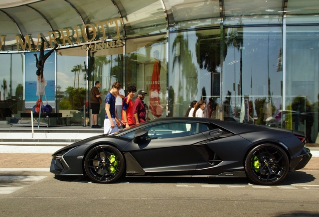 Lamborghini Revuelto