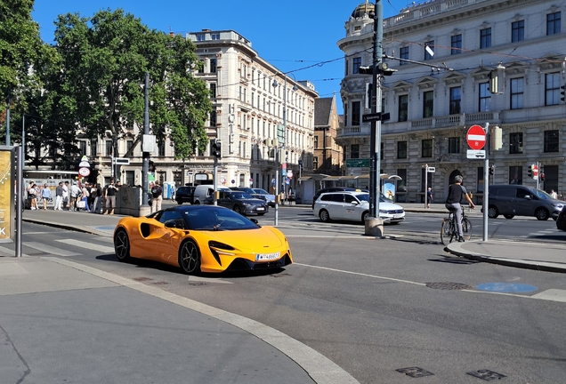 McLaren Artura Spider