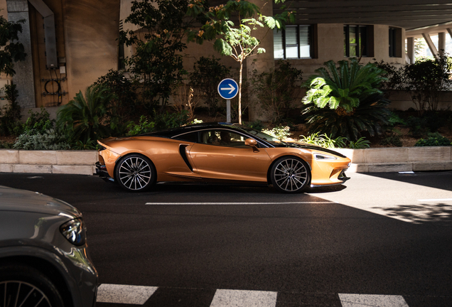 McLaren GT