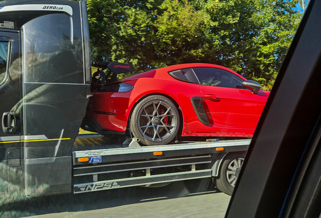 Porsche 718 Cayman GT4 RS Weissach Package