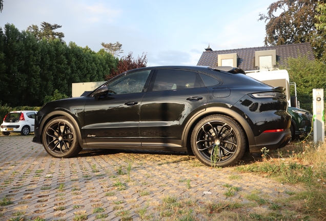 Porsche Cayenne Coupé Turbo E-Hybrid