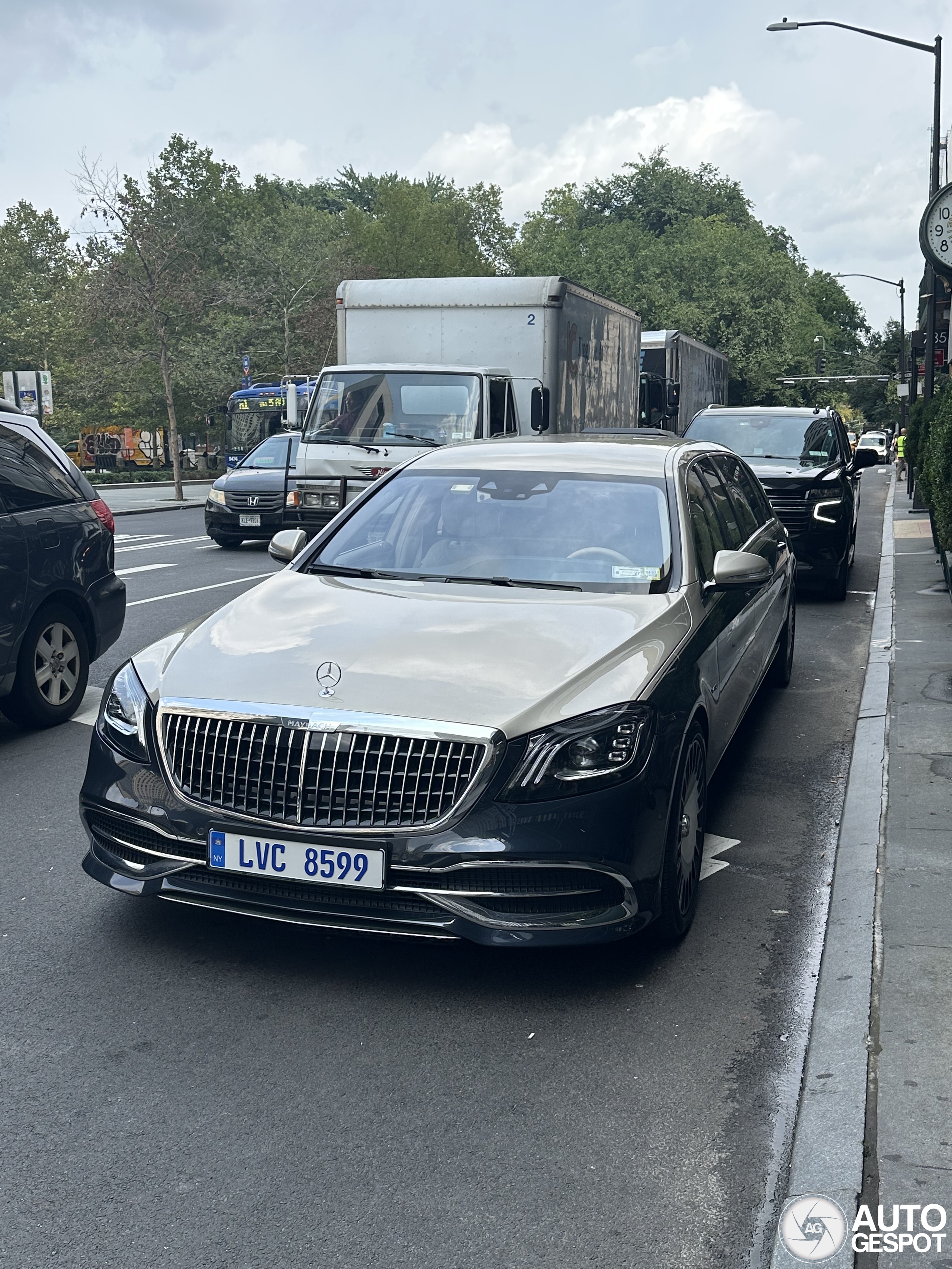 Mercedes-Maybach S 650 Pullman VV222