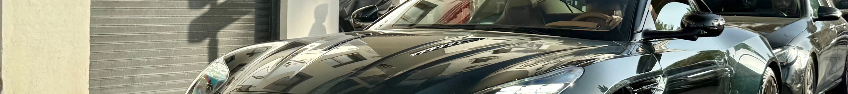 Aston Martin DB12 S