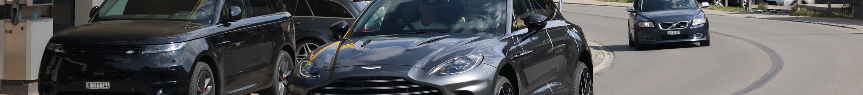 Aston Martin DBX707