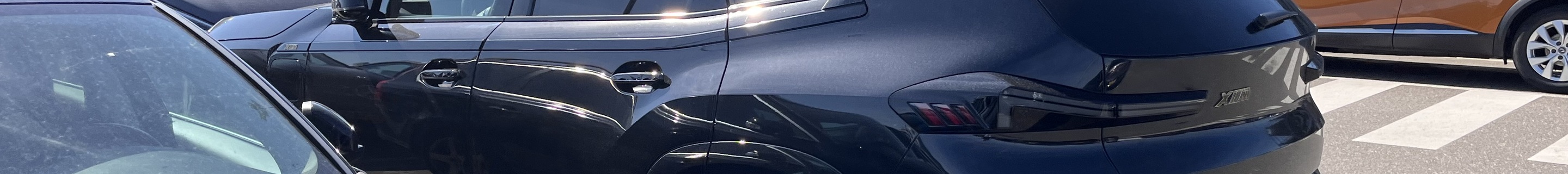 BMW XM G09