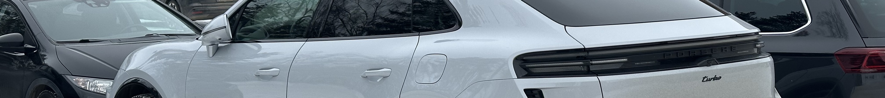 Porsche Macan EV Turbo