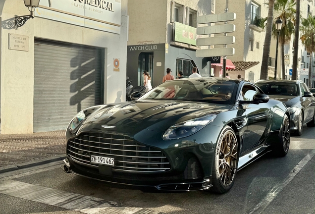Aston Martin DB12 S