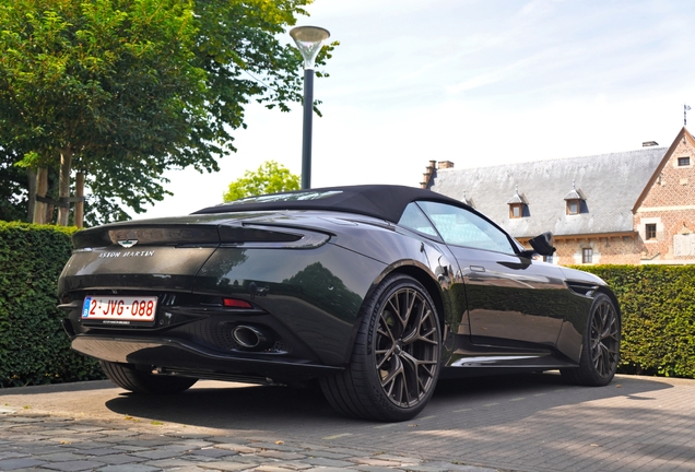 Aston Martin DB12 Volante