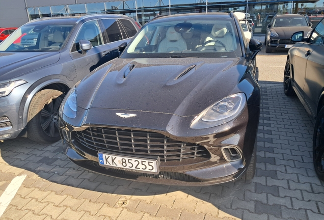 Aston Martin DBX