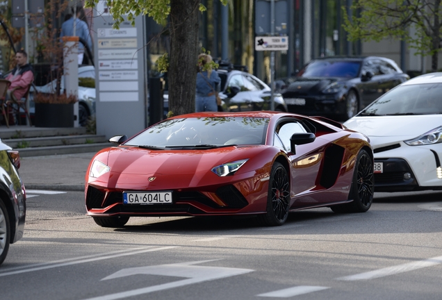 Lamborghini Aventador S LP740-4