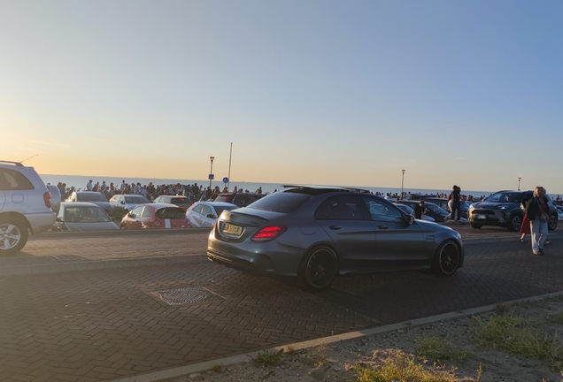 Mercedes-AMG C 63 S W205