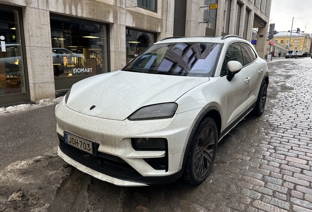 Porsche Macan EV Turbo