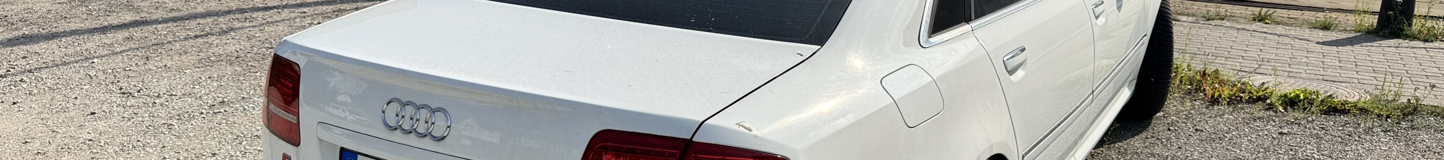 Audi S8 D3