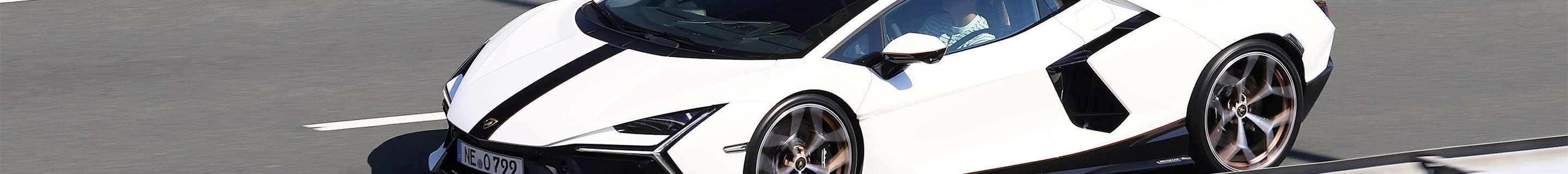 Lamborghini Revuelto