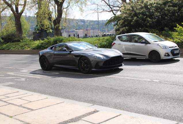 Aston Martin DB12