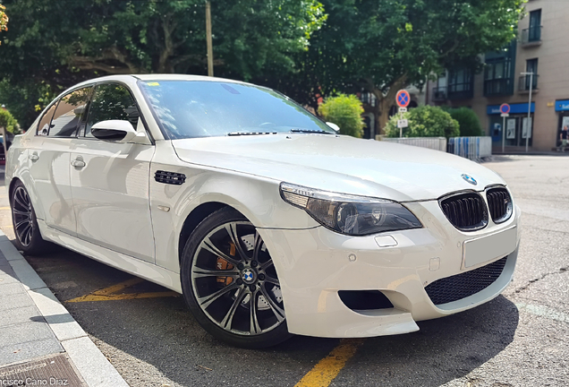 BMW M5 E60 2005
