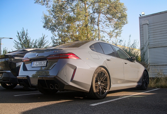 BMW M5 G90
