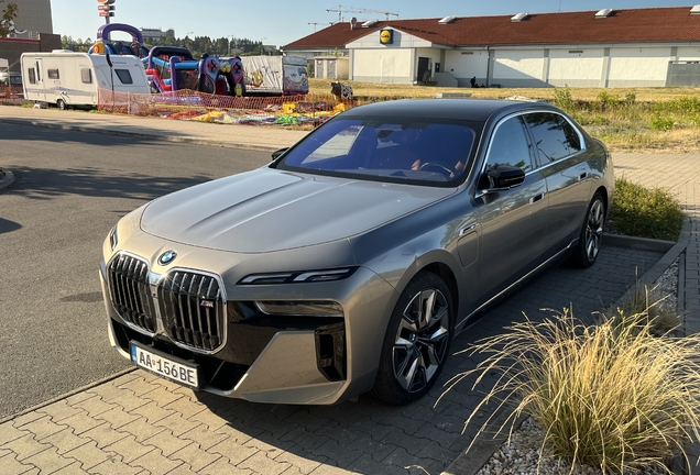 BMW M760e xDrive