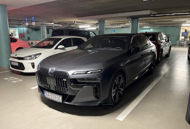 BMW M760e xDrive