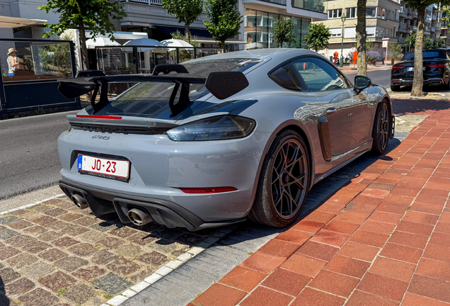 Porsche 718 Cayman GT4 RS Weissach Package