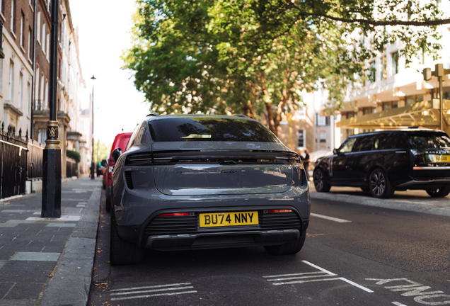 Porsche Macan EV Turbo