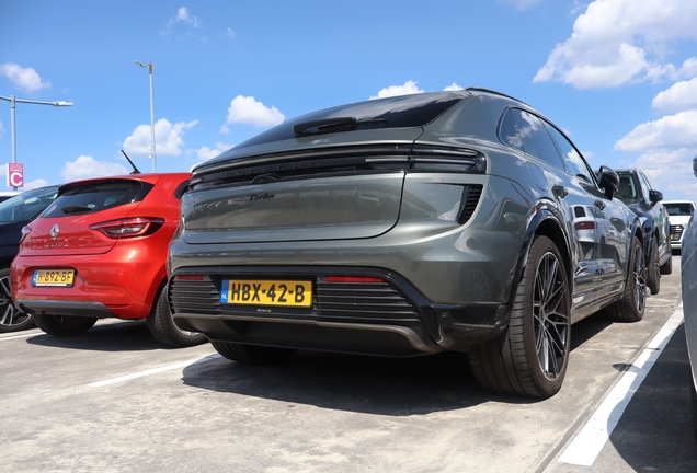 Porsche Macan EV Turbo