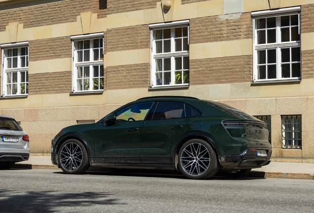 Porsche Macan EV Turbo