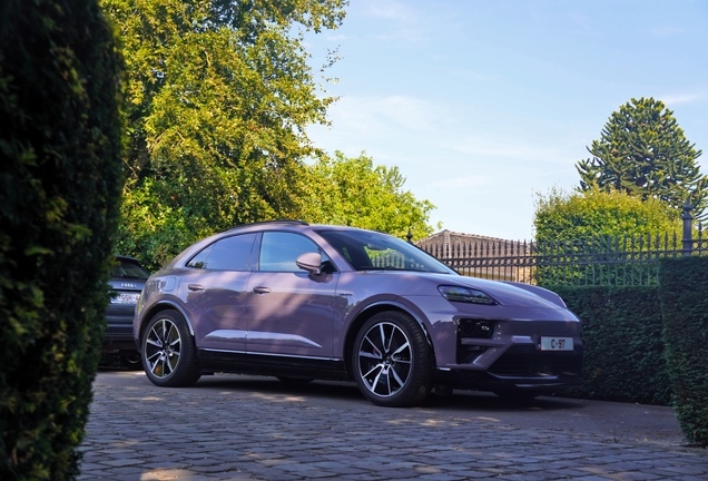 Porsche Macan EV Turbo