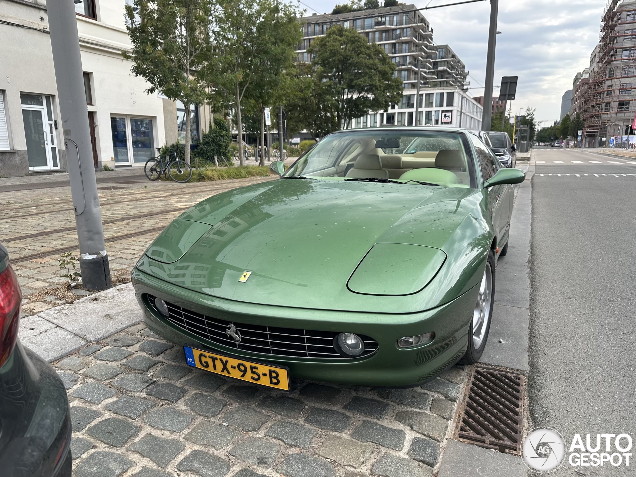Groene zeldzaamheid: Ferrari 456 GTA gespot in Antwerpen