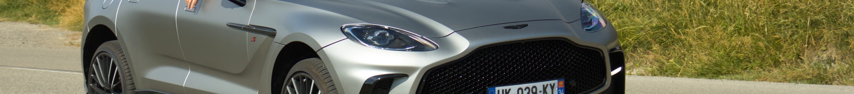 Aston Martin DBX S