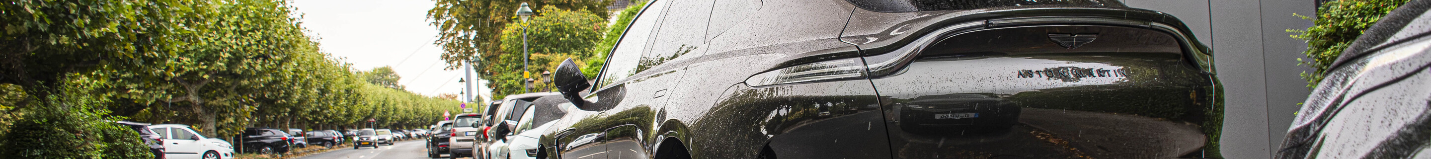 Aston Martin DBX S