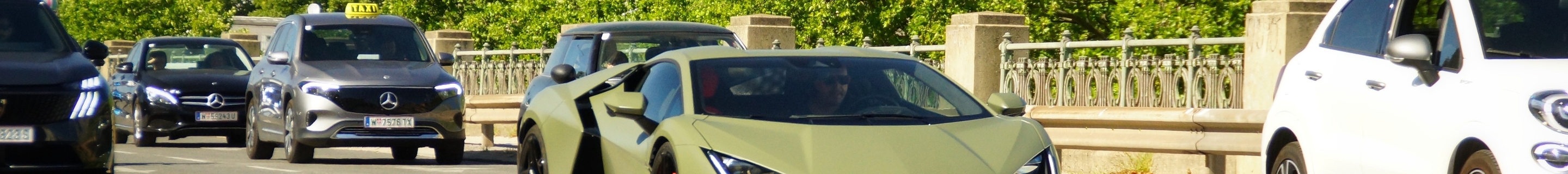 Lamborghini Revuelto
