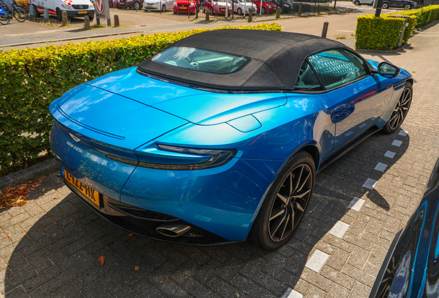 Aston Martin DB11 V8 Volante