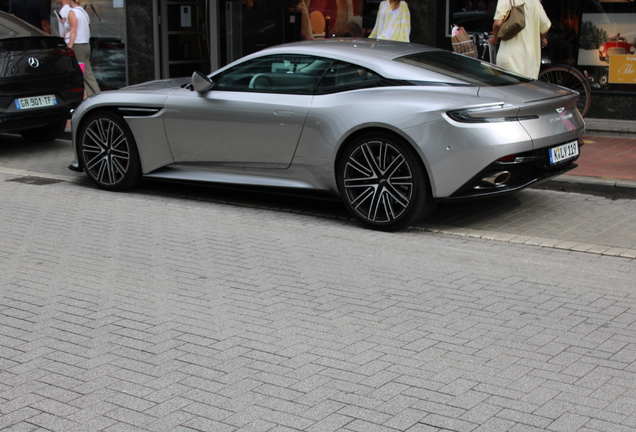 Aston Martin DB12