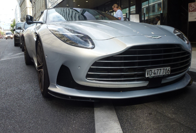 Aston Martin DB12 Volante