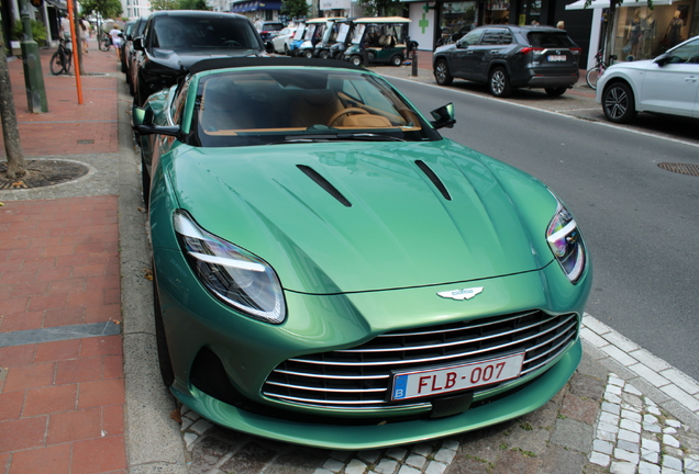 Aston Martin DB12 Volante