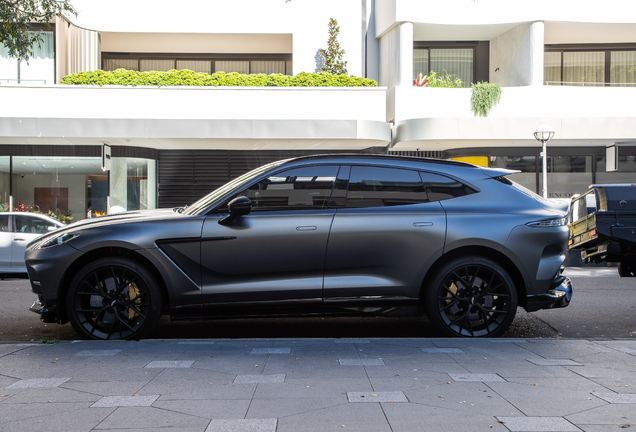 Aston Martin DBX707