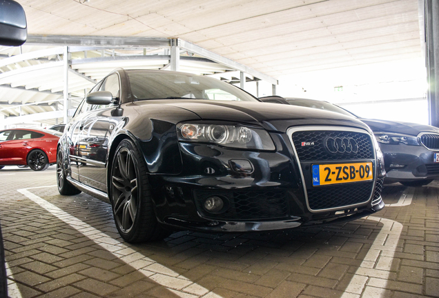 Audi RS4 Avant B7