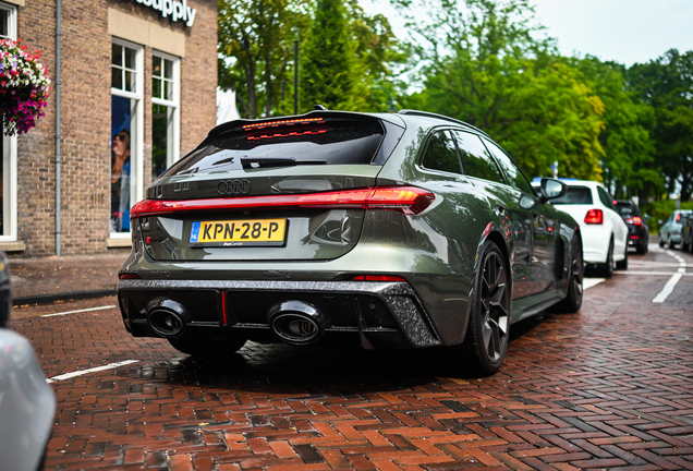 Audi RS5 Avant B10