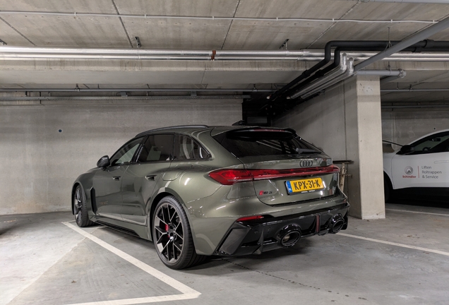 Audi RS5 Avant B10