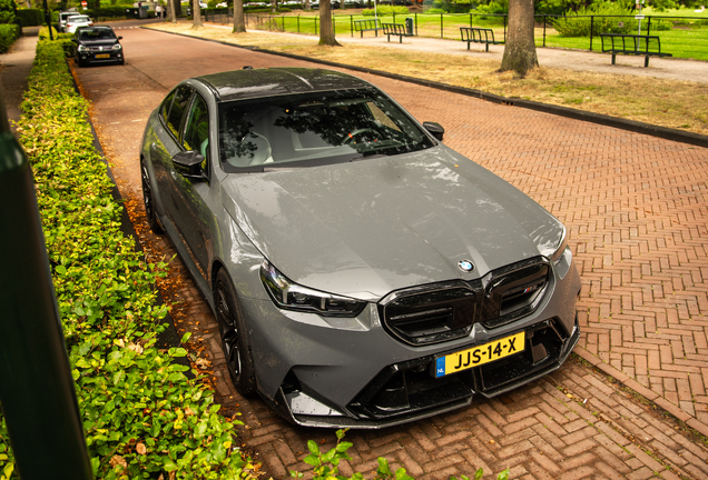 BMW M5 G90