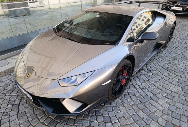 Lamborghini Huracán LP640-4 Performante