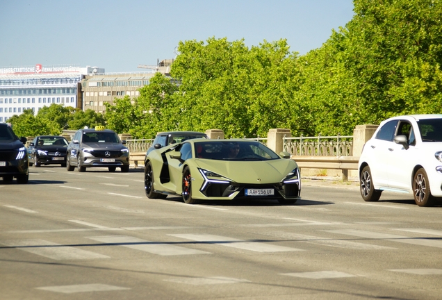 Lamborghini Revuelto