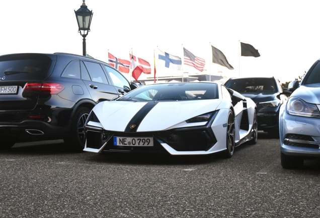 Lamborghini Revuelto