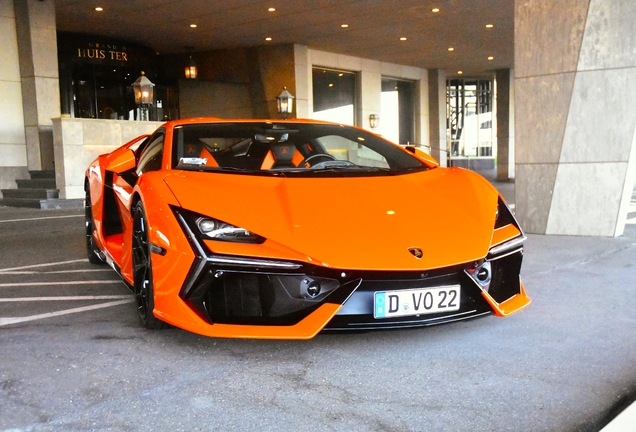 Lamborghini Revuelto