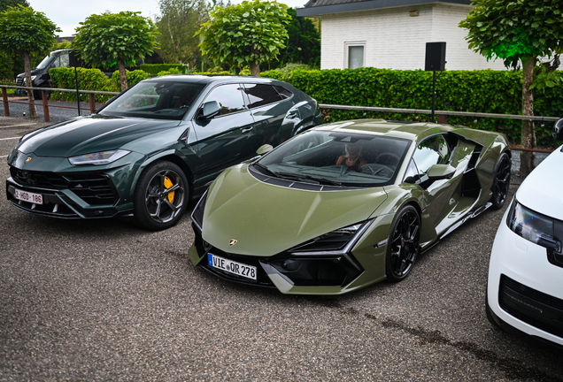 Lamborghini Revuelto