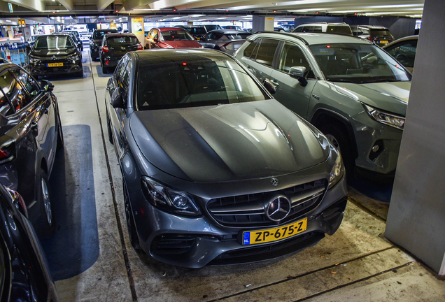 Mercedes-AMG E 63 S W213